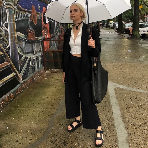 Meet your Posher, Andi - Picture 2 of 5